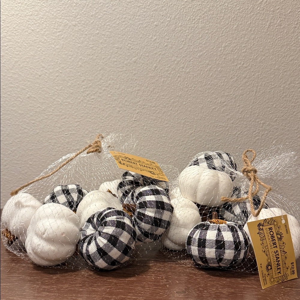 Robert Stanley 8 Piece Harvest Pumpkins